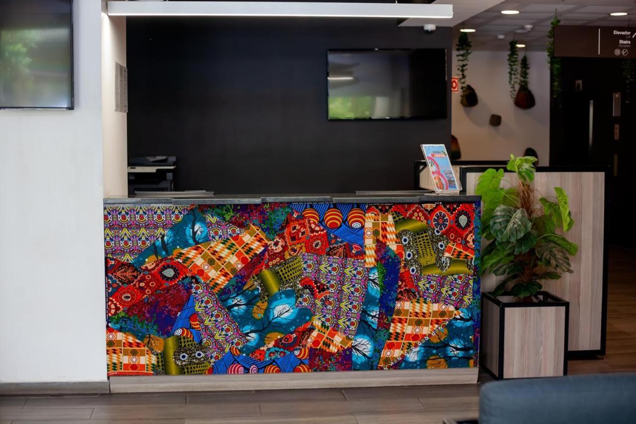 Onomo Hotel Maputo Buitenkant foto